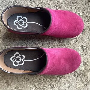 Sanita Fuchsia Suede Clogs
